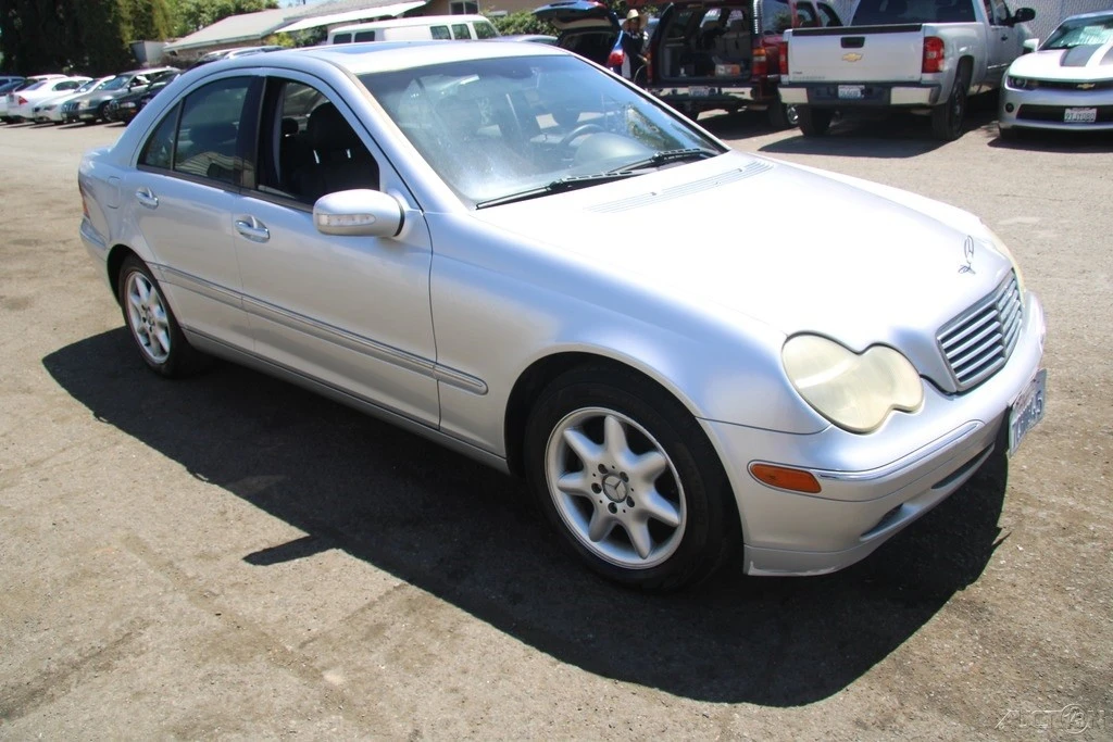 2004 Mercedes-Benz W203 C-Class - Image 9 of 24