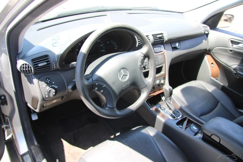 2004 Mercedes-Benz W203 C-Class - Image 15 of 24