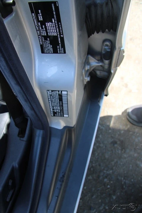 2004 Mercedes-Benz W203 C-Class - Image 12 of 24
