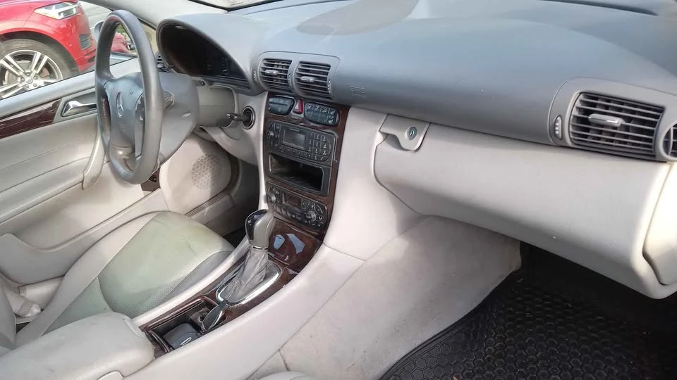 2004 Mercedes-Benz W203 C-Class - Image 4 of 11
