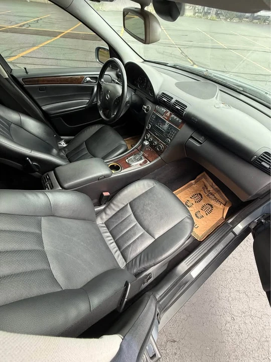 2004 Mercedes-Benz W203 C-Class - Image 11 of 16