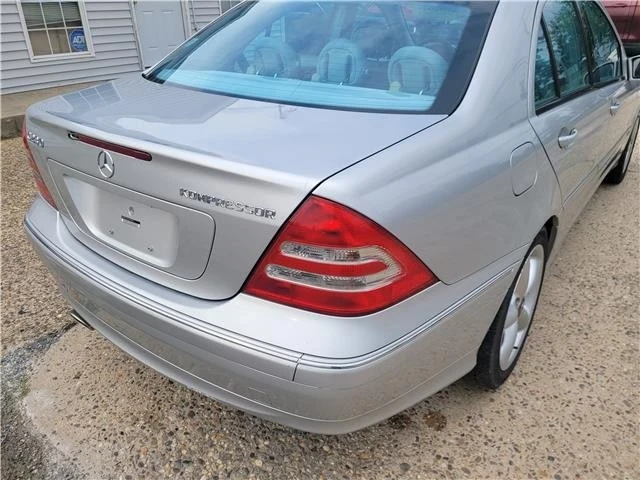 2004 Mercedes-Benz W203 C-Class - Image 14 of 21