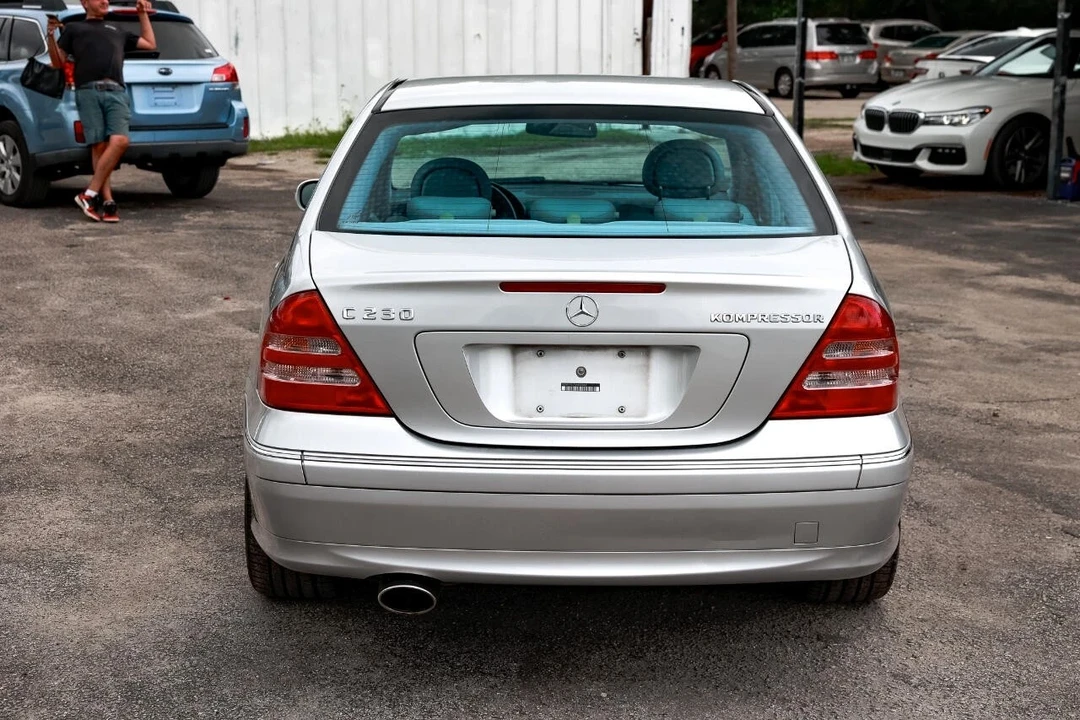 2004 Mercedes-Benz W203 C-Class - Image 11 of 12