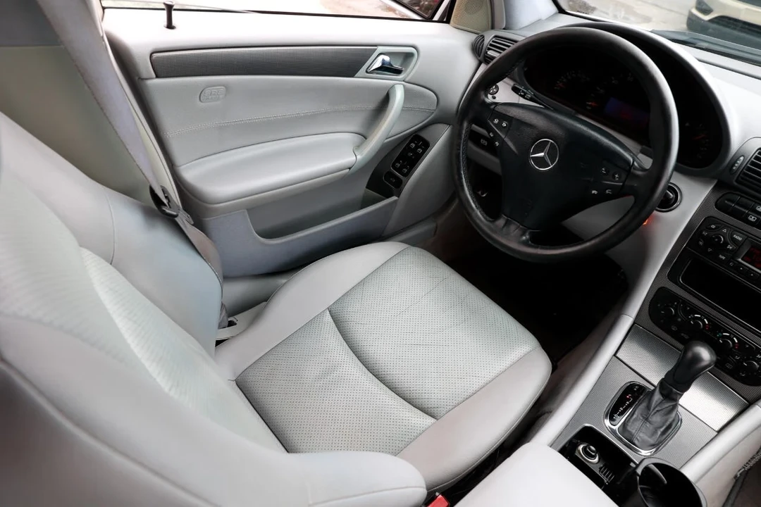 2004 Mercedes-Benz W203 C-Class - Image 20 of 21
