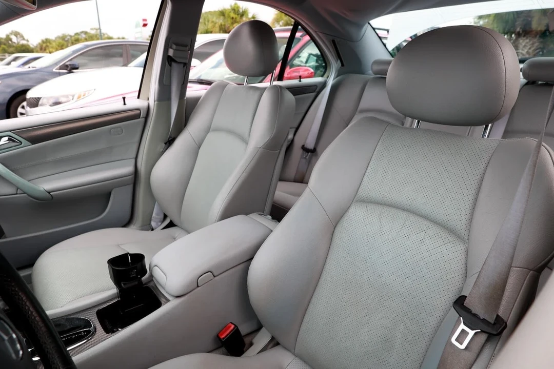 2004 Mercedes-Benz W203 C-Class - Image 6 of 12