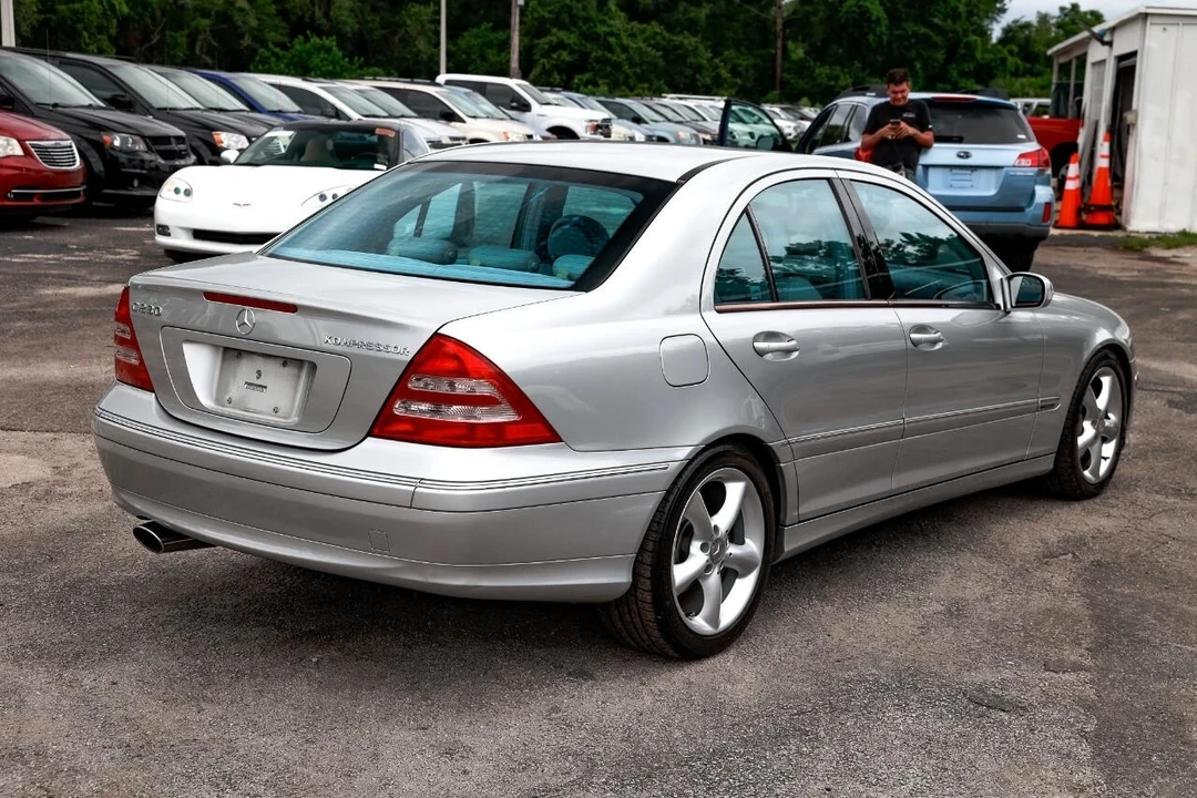 2004 Mercedes-Benz W203 C-Class - Image 13 of 21