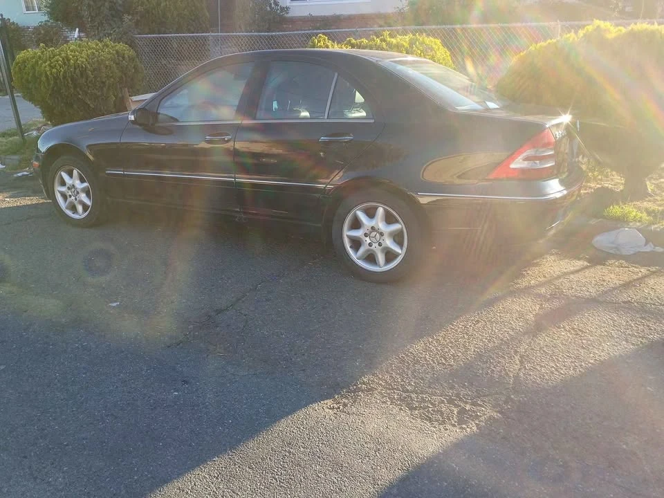 2004 Mercedes-Benz W203 C-Class - Image 2 of 2