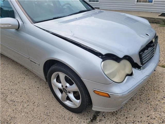 2004 Mercedes-Benz W203 C-Class - Image 10 of 21
