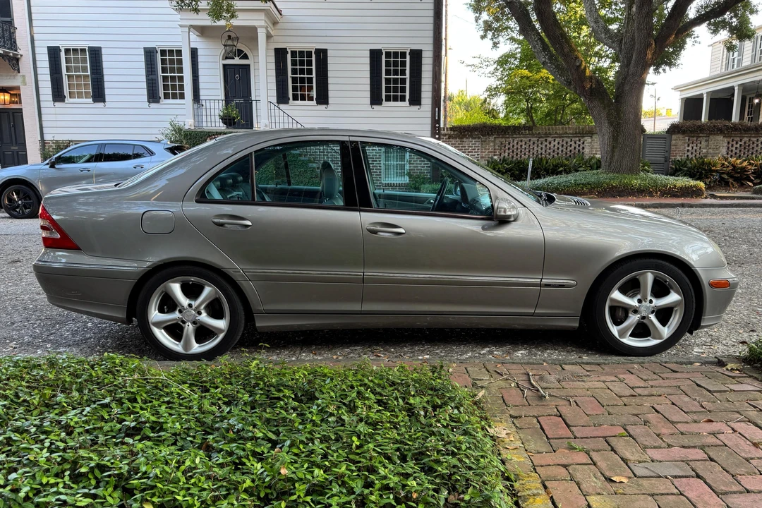 2004 Mercedes-Benz W203 C-Class - Image 3 of 31