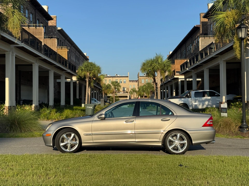 2004 Mercedes-Benz W203 C-Class - Image 11 of 31