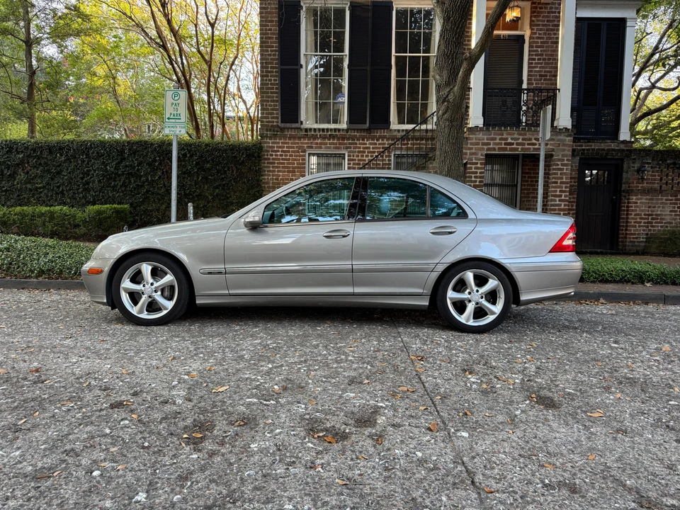 2004 Mercedes-Benz W203 C-Class - Image 10 of 31