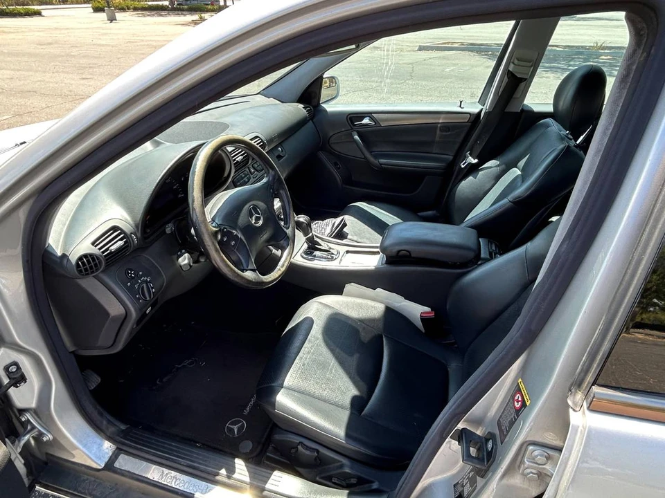 2004 Mercedes-Benz W203 C-Class - Image 5 of 10