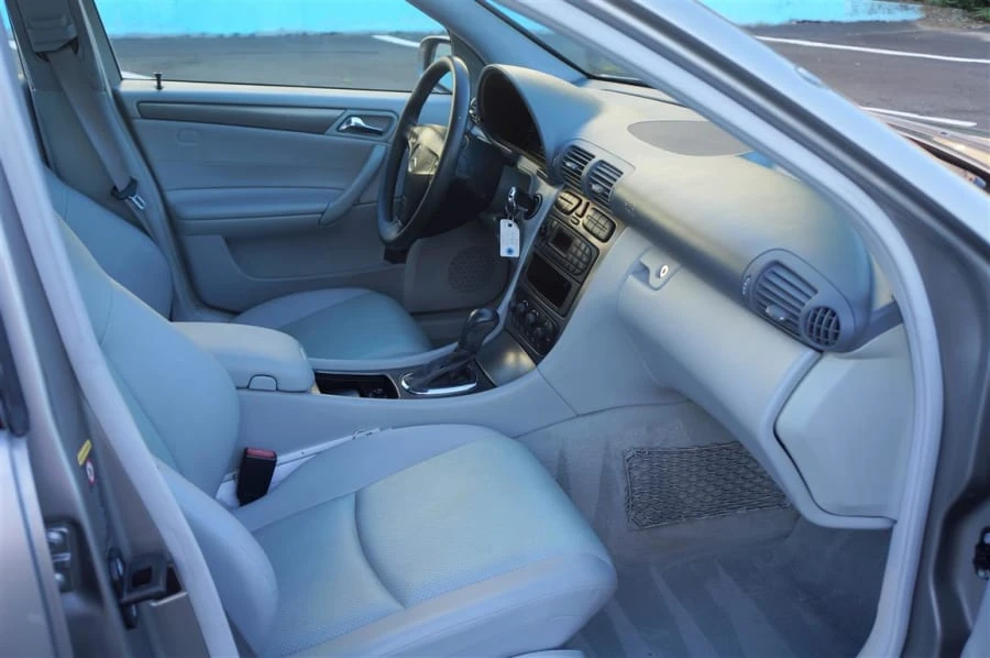 2004 Mercedes-Benz W203 C-Class - Image 8 of 12