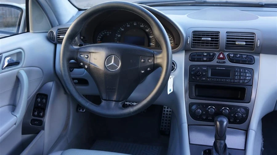 2004 Mercedes-Benz W203 C-Class - Image 9 of 12
