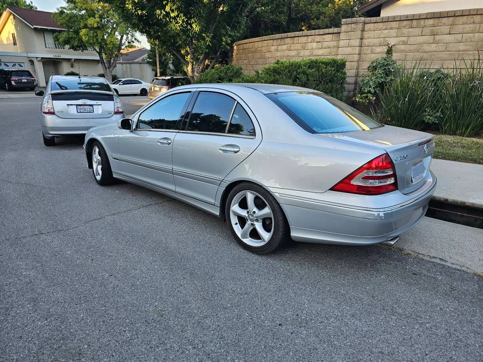 2004 Mercedes-Benz W203 C-Class - Image 11 of 12