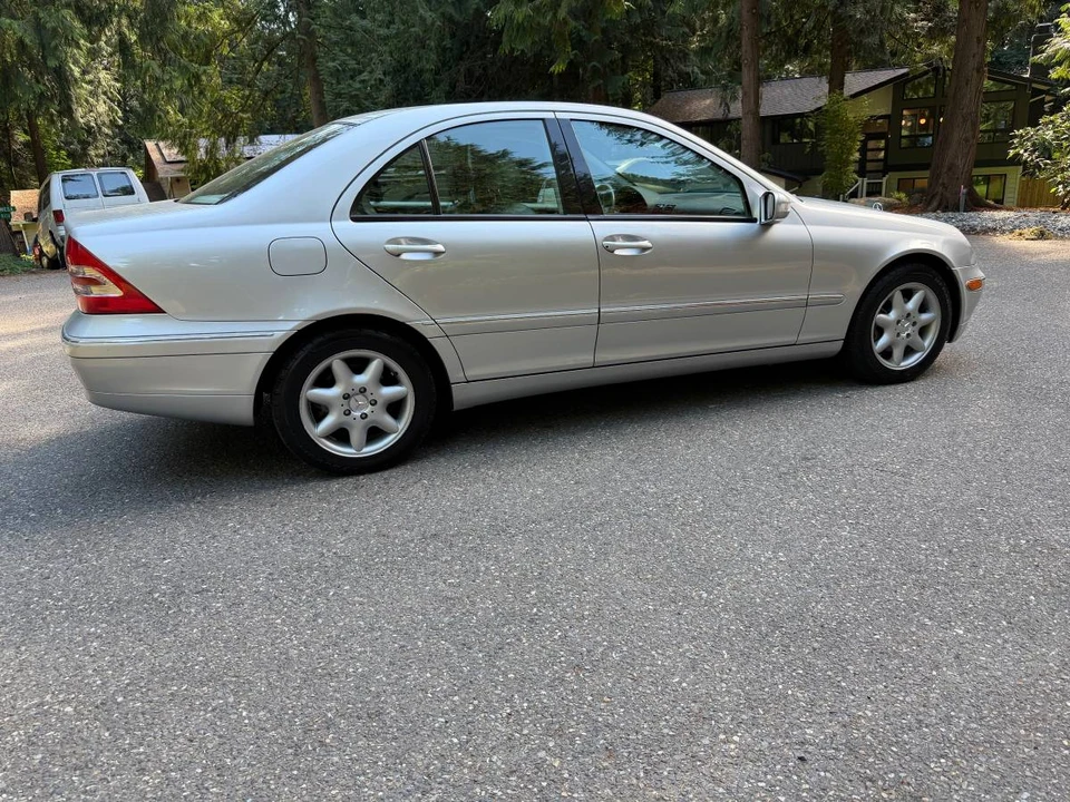 2004 Mercedes-Benz W203 C-Class - Image 4 of 17