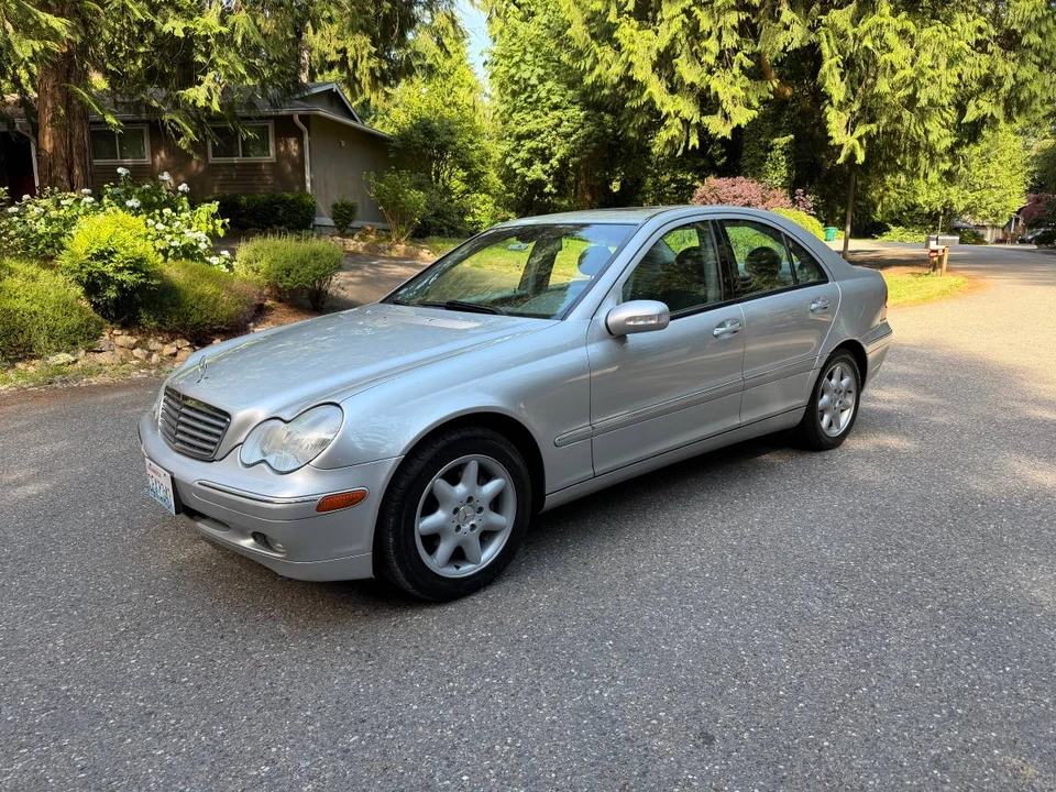 2004 Mercedes-Benz W203 C-Class - Image 3 of 17