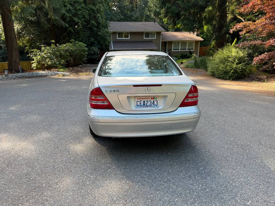 2004 Mercedes-Benz W203 C-Class - Image 12 of 17