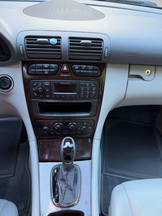 2004 Mercedes-Benz W203 C-Class - Image 14 of 17