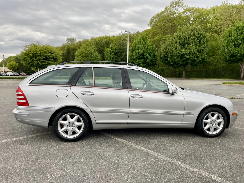 2004 Mercedes-Benz W203 C-Class - Image 13 of 31