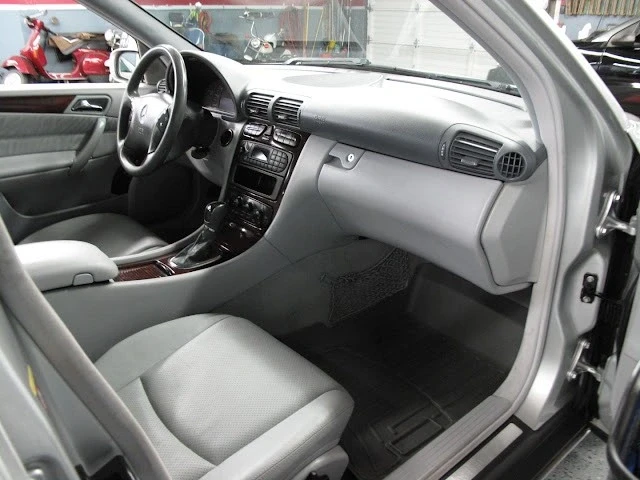 2004 Mercedes-Benz W203 C-Class - Image 10 of 21