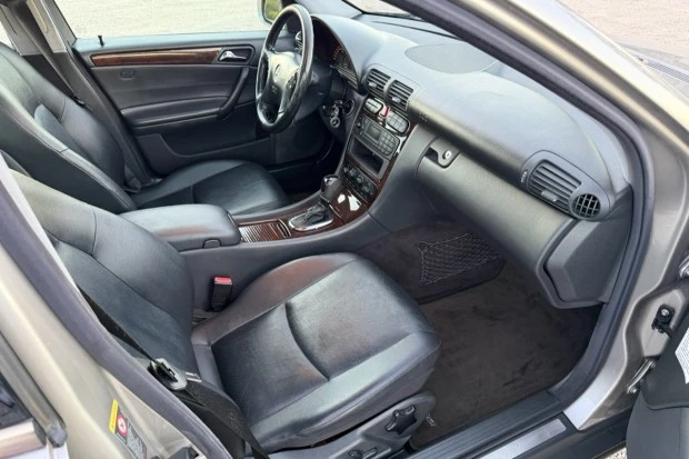 2004 Mercedes-Benz W203 C-Class - Image 4 of 8