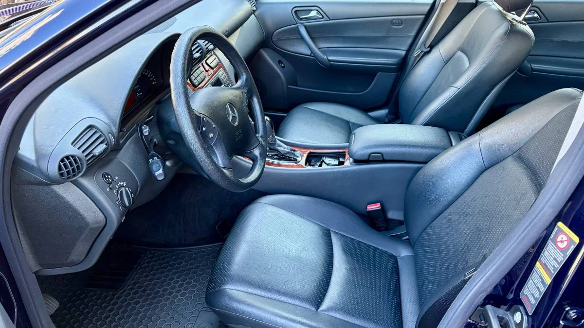 2004 Mercedes-Benz W203 C-Class - Image 11 of 17