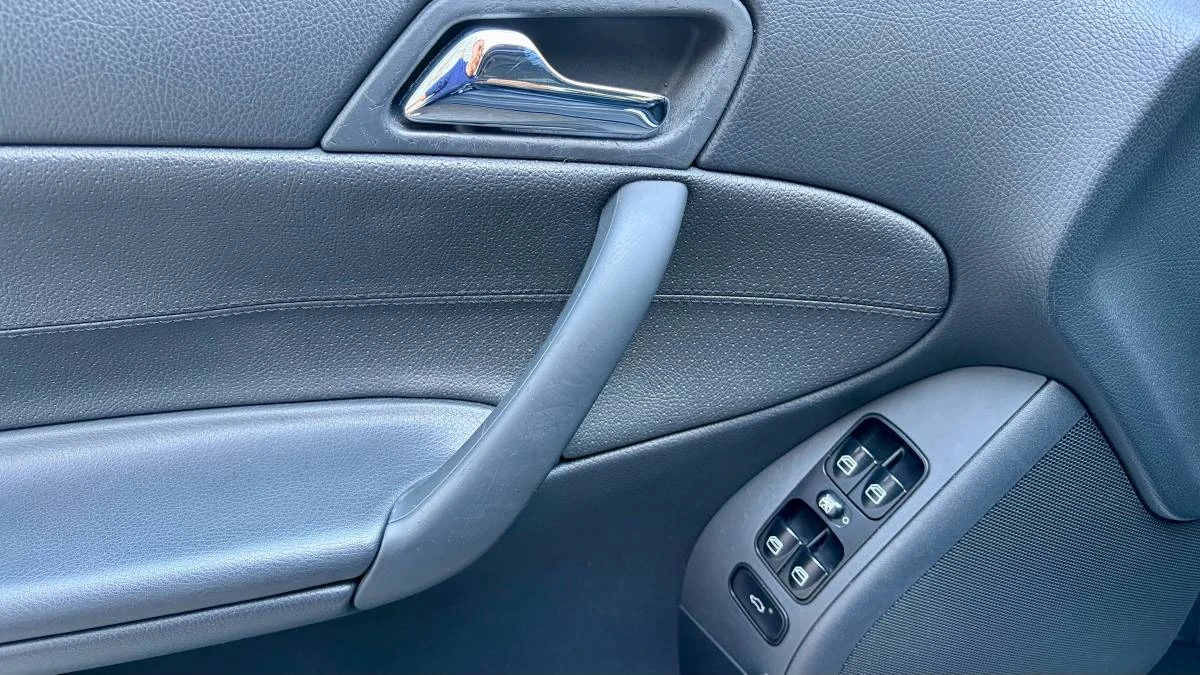 2004 Mercedes-Benz W203 C-Class - Image 9 of 17