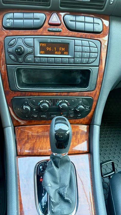 2004 Mercedes-Benz W203 C-Class - Image 15 of 17
