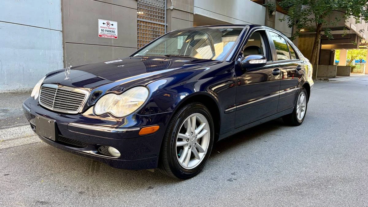 2004 Mercedes-Benz W203 C-Class - Image 2 of 17