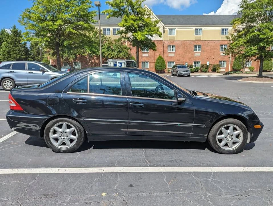 2004 Mercedes-Benz W203 C-Class - Image 2 of 24