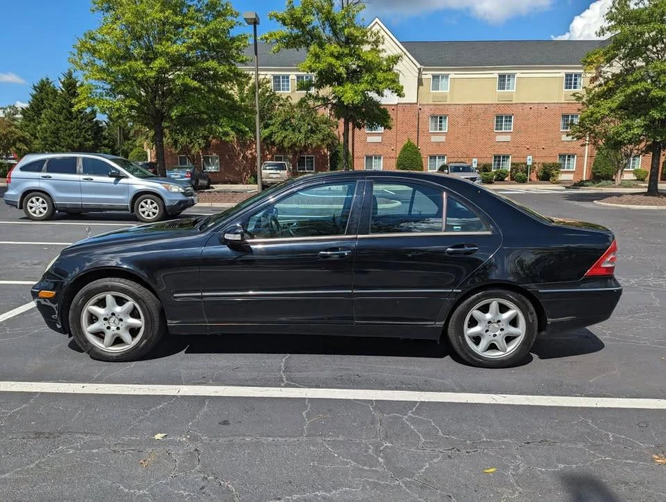 2004 Mercedes-Benz W203 C-Class - Image 5 of 17