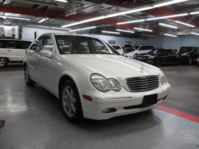 2004 Mercedes-Benz W203 C-Class - Image 10 of 21