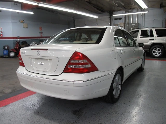 2004 Mercedes-Benz W203 C-Class - Image 14 of 21