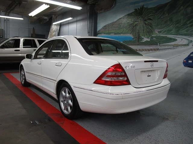 2004 Mercedes-Benz W203 C-Class - Image 19 of 21