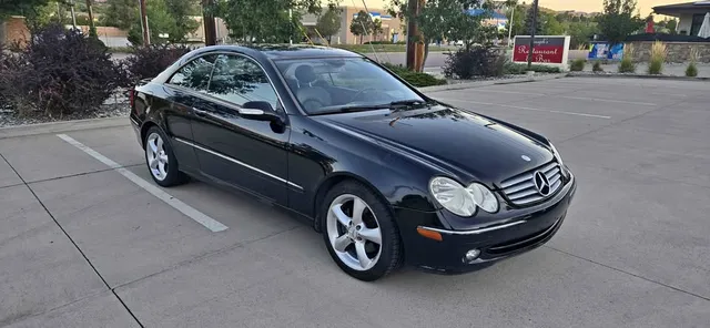 2004 Mercedes-Benz CLK-Class CLK 320 Coupe 2D