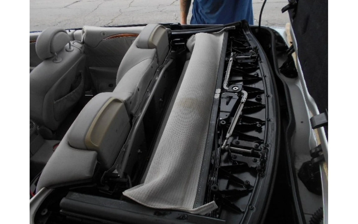 2004 Mercedes-Benz C209/A209 CLK-Class - Image 3 of 21