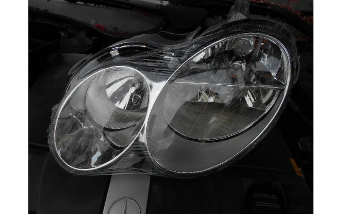 2004 Mercedes-Benz C209/A209 CLK-Class - Image 11 of 21