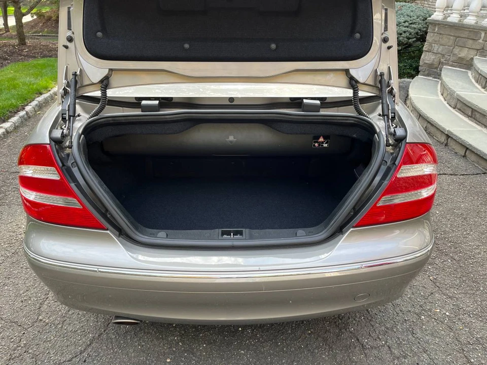 2004 Mercedes-Benz C209/A209 CLK-Class - Image 6 of 9