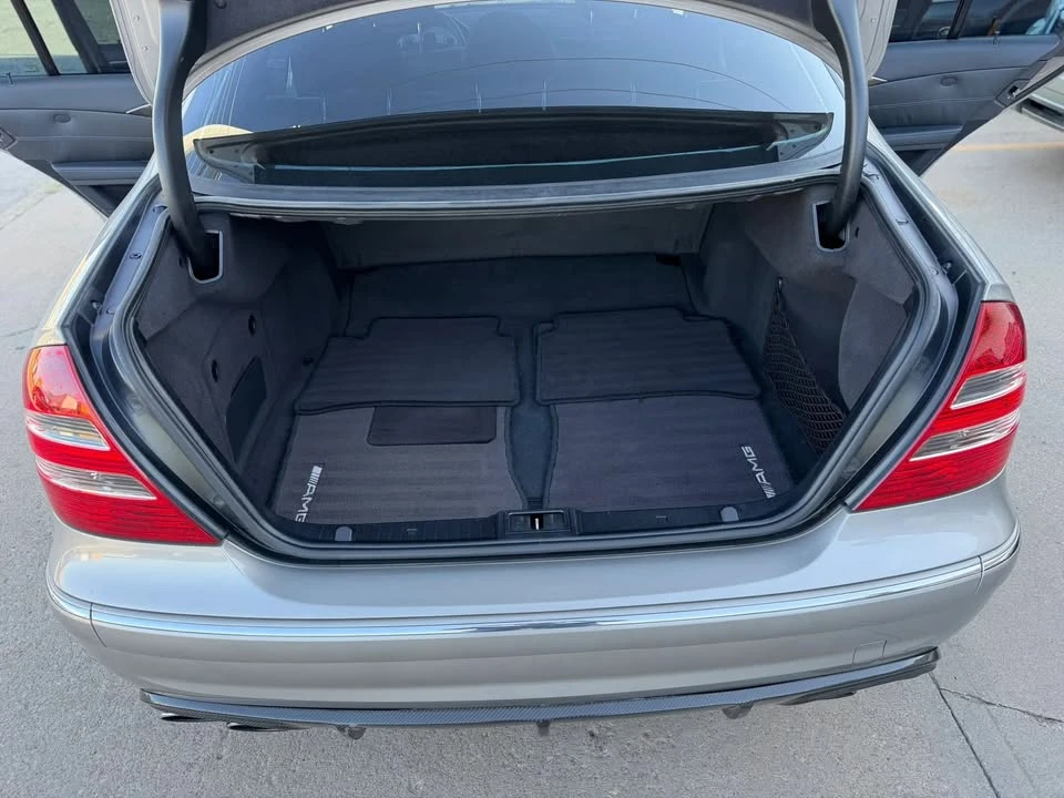 2004 Mercedes-Benz W211 E 55 & E 63 AMG - Image 12 of 14