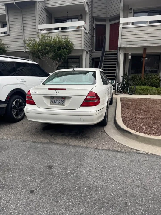 2004 Mercedes-Benz W211 E-Class - Image 2 of 8