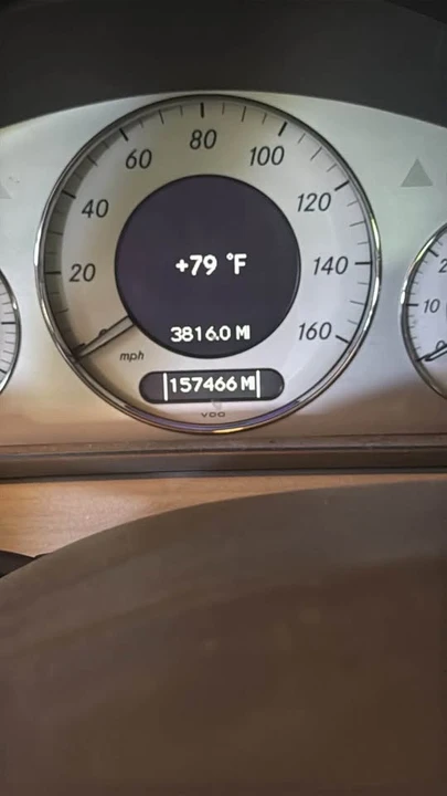 2004 Mercedes-Benz W211 E-Class - Image 2 of 3