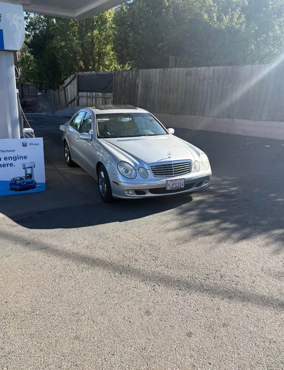 2004 Mercedes-Benz W211 E-Class - Image 2 of 3