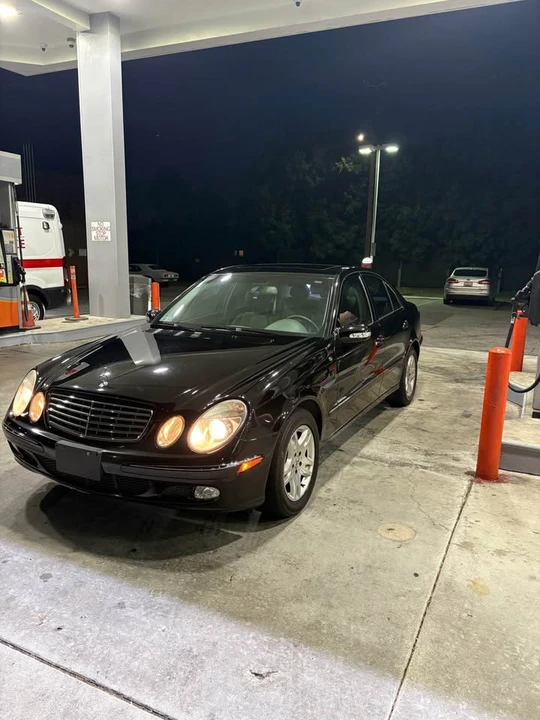 2004 Mercedes-Benz W211 E-Class - Image 12 of 17