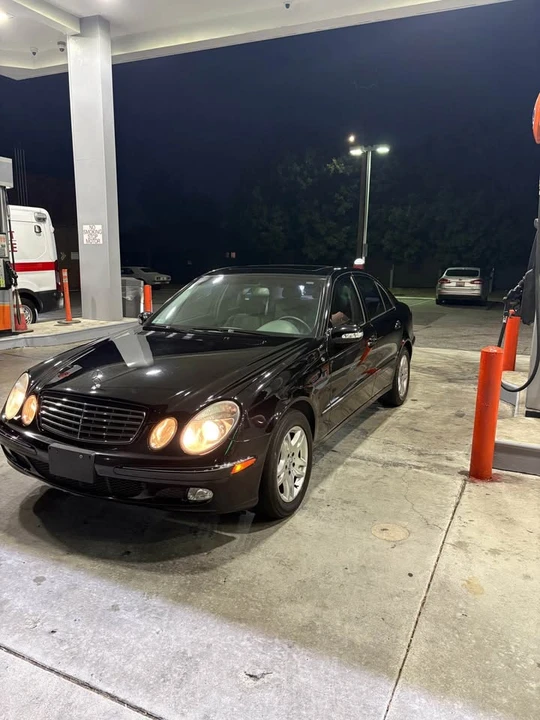 2004 Mercedes-Benz W211 E-Class - Image 8 of 17