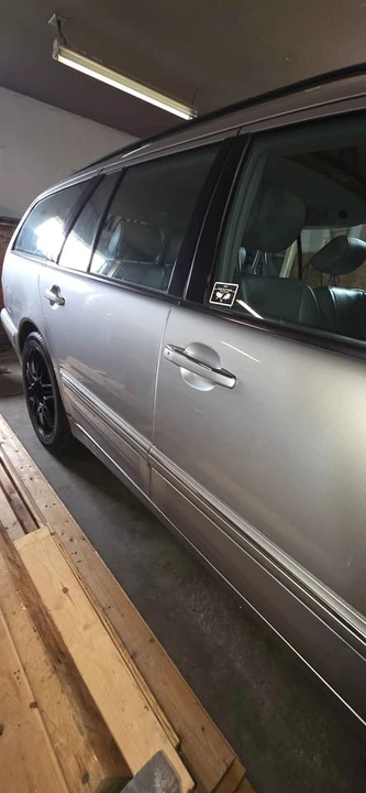 2004 Mercedes-Benz W211 E-Class - Image 3 of 12