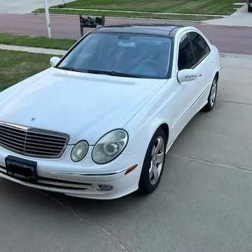 2004 Mercedes-Benz E-Class E 500 4MATIC Sedan