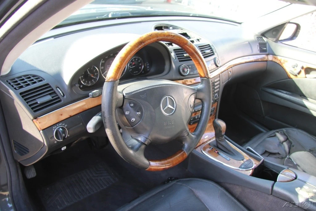 2004 Mercedes-Benz W211 E-Class - Image 14 of 21