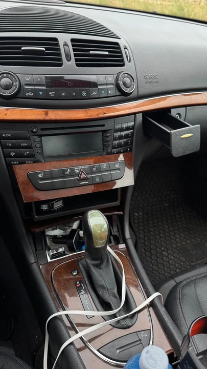 2004 Mercedes-Benz W211 E-Class - Image 15 of 17
