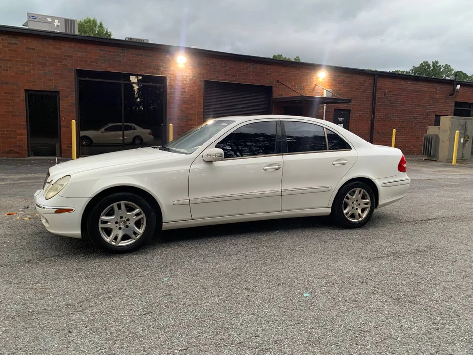 2004 Mercedes-Benz W211 E-Class - Image 2 of 10
